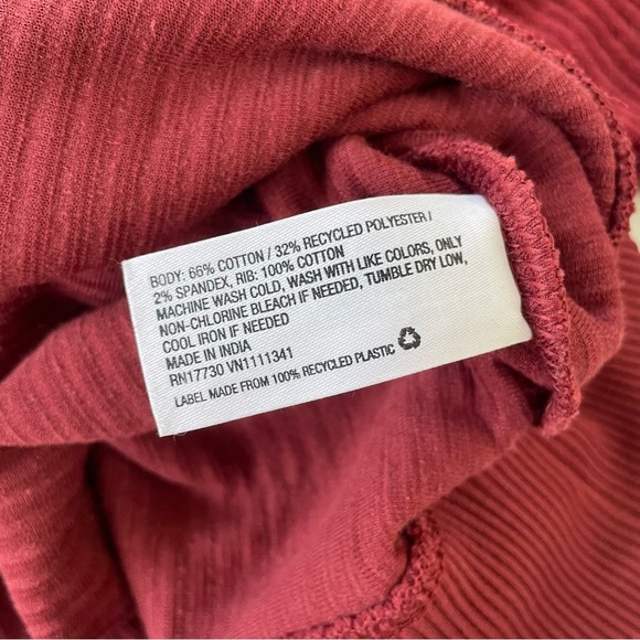 Target Universal Thread Women's Burgundy Wide Ribbed Corduroy Quarter Zip Sz XL - Picture 7 of 9